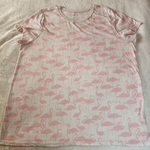 Torrid Classic Fit Size 3 White With Pink Flamingos Shirt Sleeve Tshirt